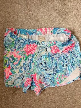 Lilly Pulitzer Luxletic Run Around Shorts Medium Multi Coral Reef Print Lined M
